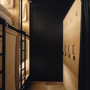 Westay Capsule بيت شباب دبي